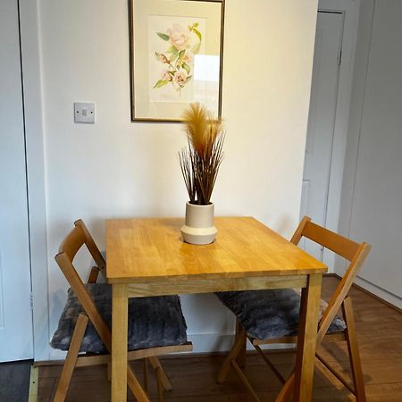 Flat In London Apartment ภายนอก รูปภาพ