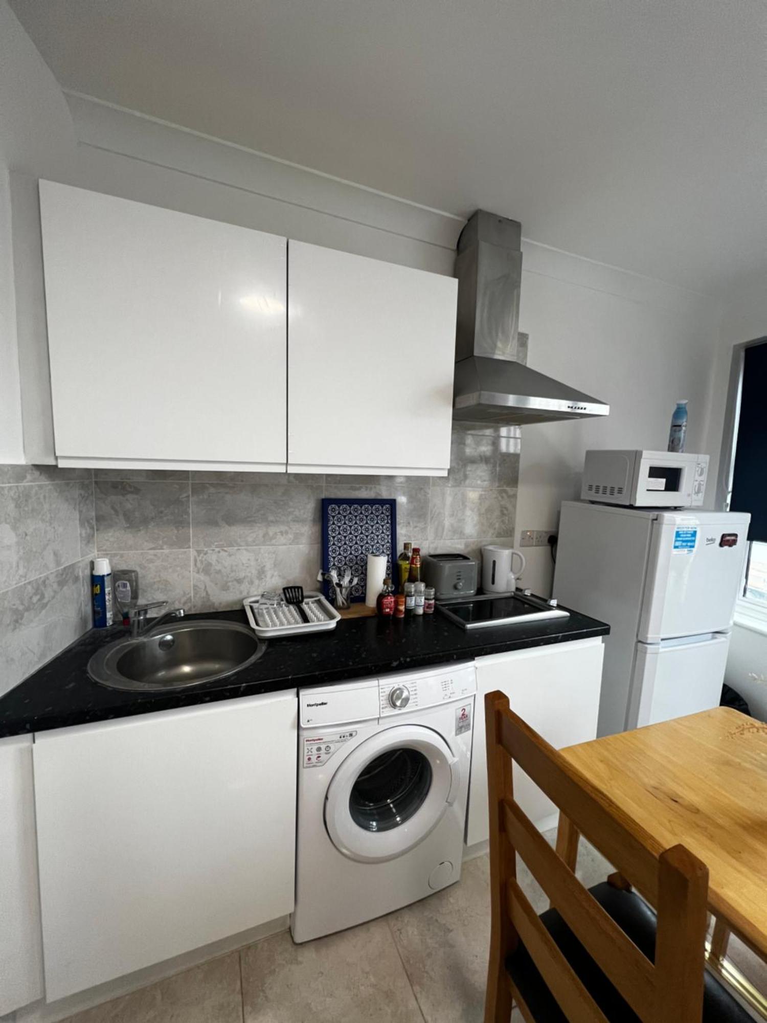 Flat In London Apartment ภายนอก รูปภาพ