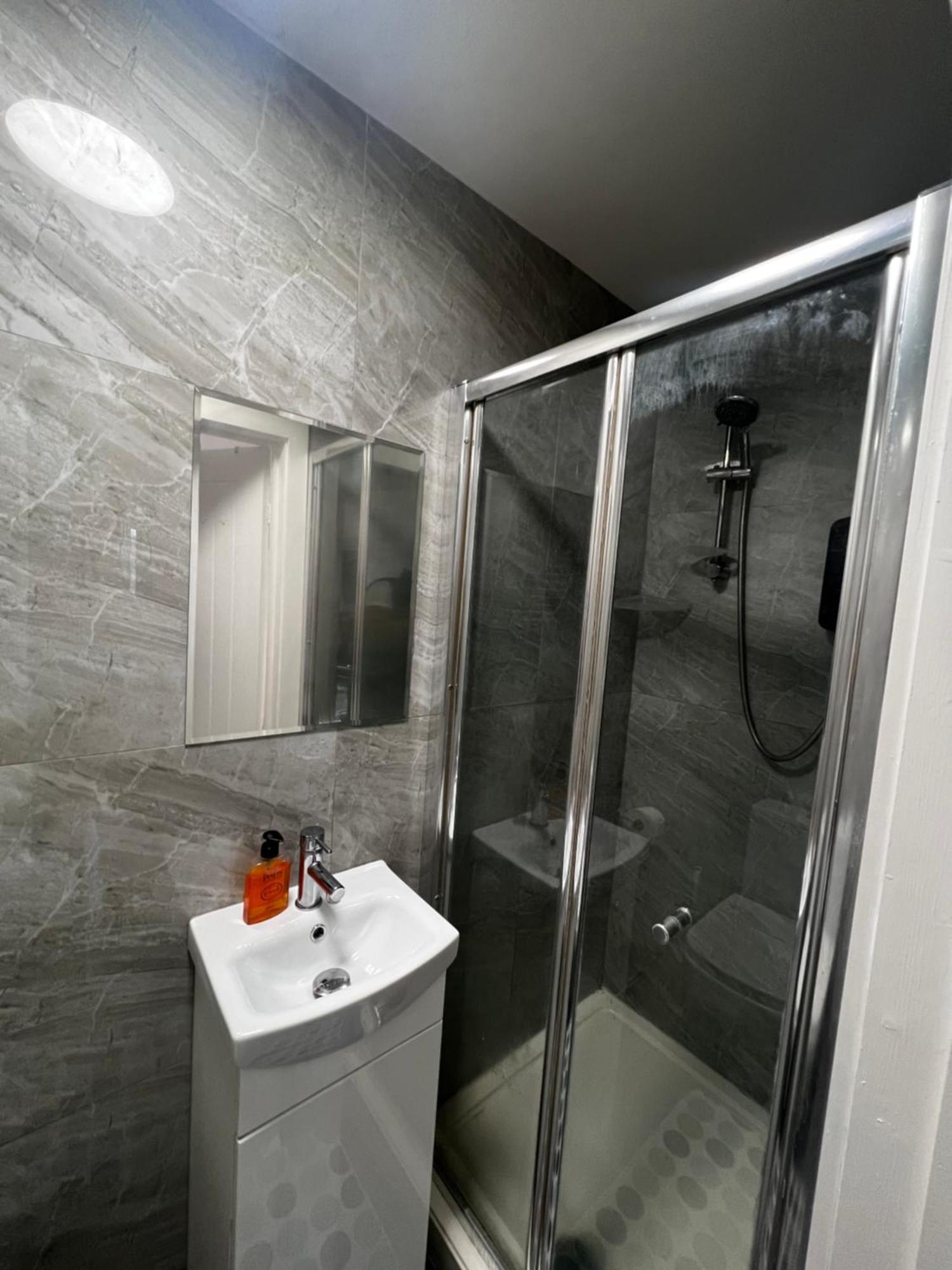 Flat In London Apartment ภายนอก รูปภาพ